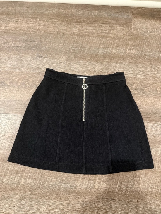 Abercrombie & Fitch Dresses & Skirts - Abercrombie & Fitch Black A-Line Mini Skirt with Front Ring Zip. Size Small
